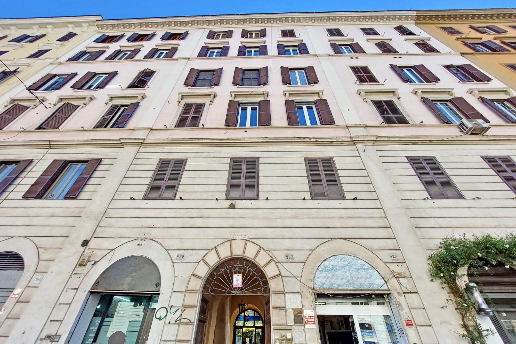 Amm Luxury * Roma